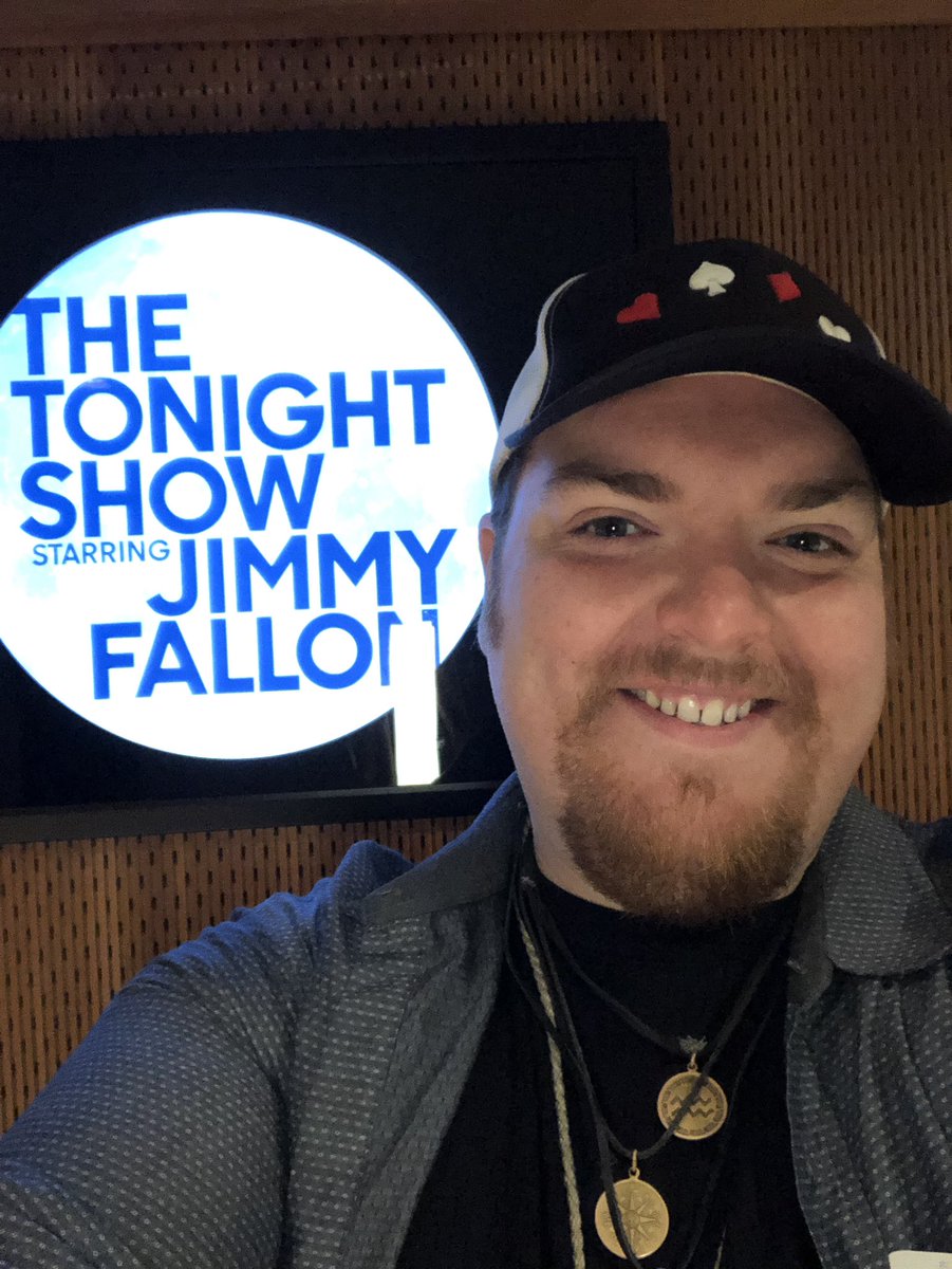 theJakeClayton's tweet photo. Tune in tonight after your local news for The Tonight Show!!!!!!!!! I’ll be playing fiddle with @tanya_tucker 🎶 Check it out #fiddle #violin #supersensitivestrings #oldfiddler #fishman https://t.co/UWuEckKyh0