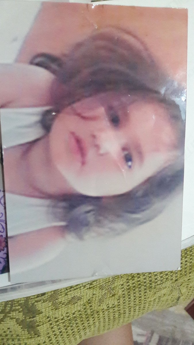 Küçükken bana niye erkek atletleri giydiriyodunuz aq ya