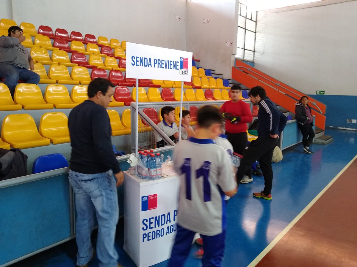 PrevienePac's tweet photo. @PrevienePac apoyando el deporte en la fase comunal de copa ENEL hoy colegio Márquez de Ovando vs colegio Amigo #eligevivirsindrogas @Senda_gob @MunicipioPAC @Senda_RM https://t.co/bWeTXwPIgd