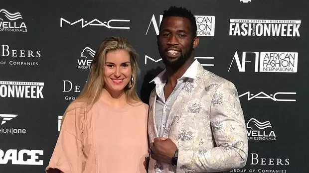 Bra Thibos on X: "Heee banna, so the girl Zuki Lamani is the same girl who was melting all over a married man Siya Kolisi and even told his wife crap? She