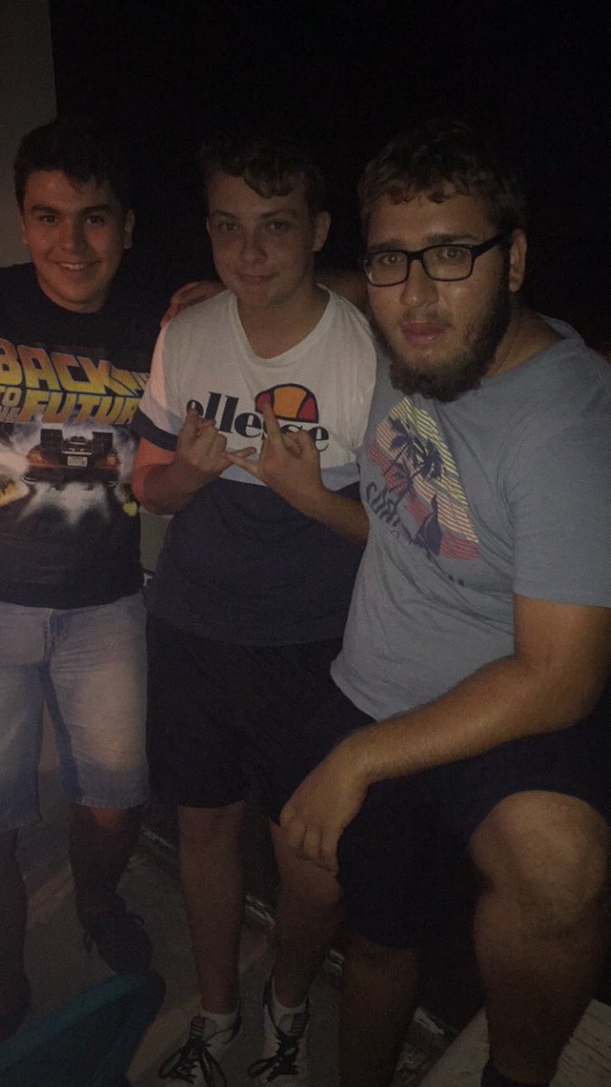 Ce soir on a fait le prologue des tournois smash sur Toulon, et du coup voici le top 3 pour cette édition 0 des weeklies toulonnaises ! 😎

🥇 - <a href="/WooxTomSSB/">WooxTom</a> et son Falco/Inkling
🥈 -  <a href="/trondarbressb/">Trondarbre</a> et son Luigi
🥉 - <a href="/Gawain83/">Gawain</a> et son Ike/Chrom !

Bracket : challonge.com/reurai7w