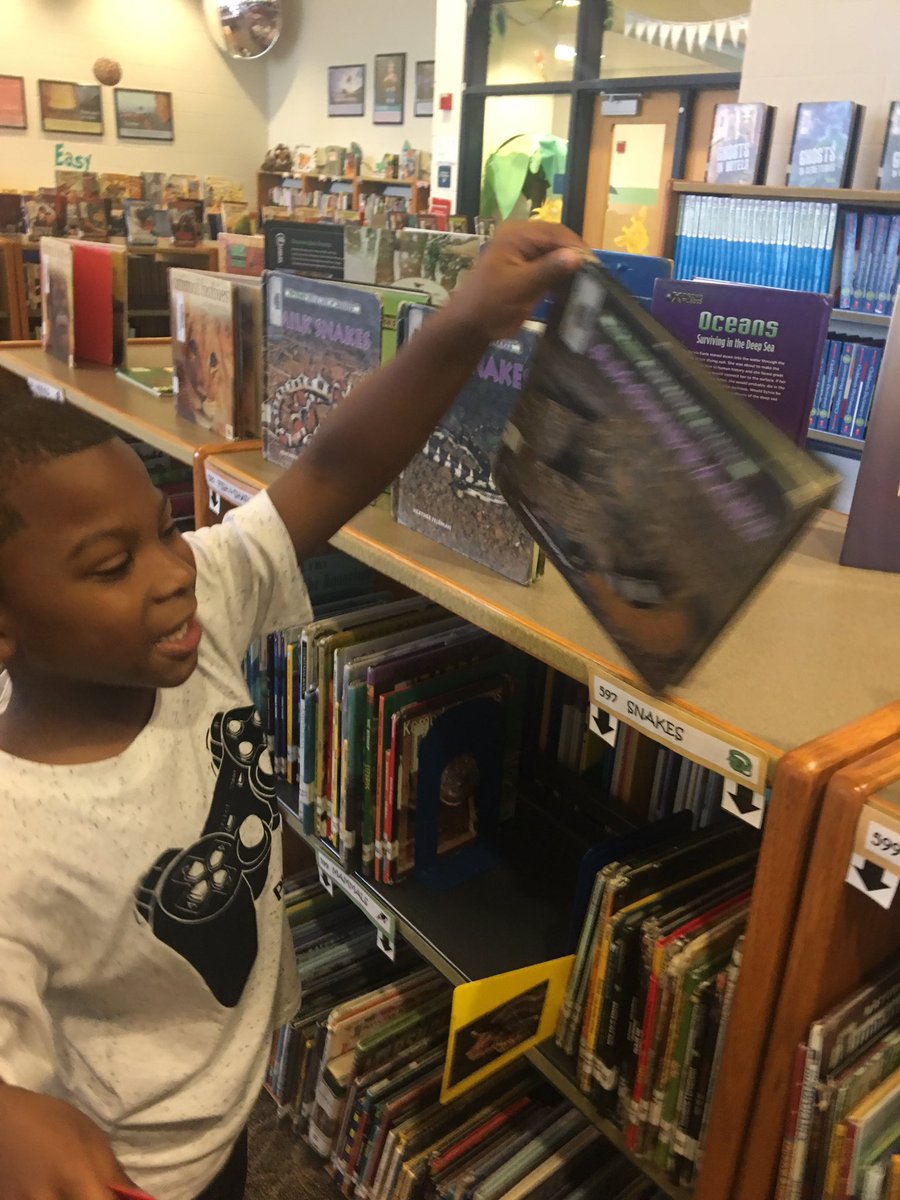 library_sut's tweet photo. It’s a jungle out there!!! Little late with my first post this week!!! Sutherland Library is Wild about Books!!! Our week is off to a “roaring” start!!! #itsajungleoutthere #wildaboutbooks  #deeprootsgreatheights https://t.co/KJGoR4FGsH