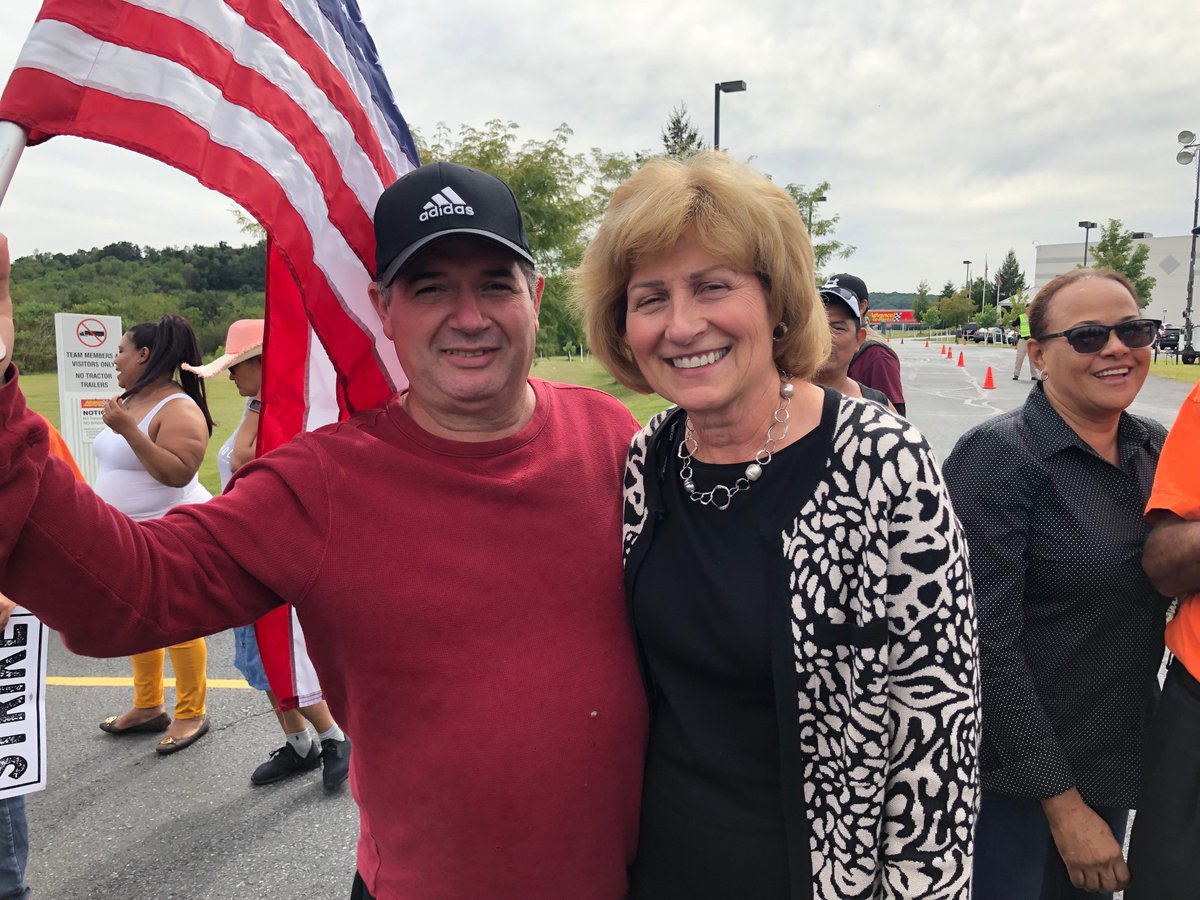 “You are the workers that make it happen, and I will keep trying to make sure you get the benefits and salary you deserve.” — PA State Senator <a href="/SenJudySchwank/">Sen. Judy Schwank</a> stands with #AdvanceAutoParts workers