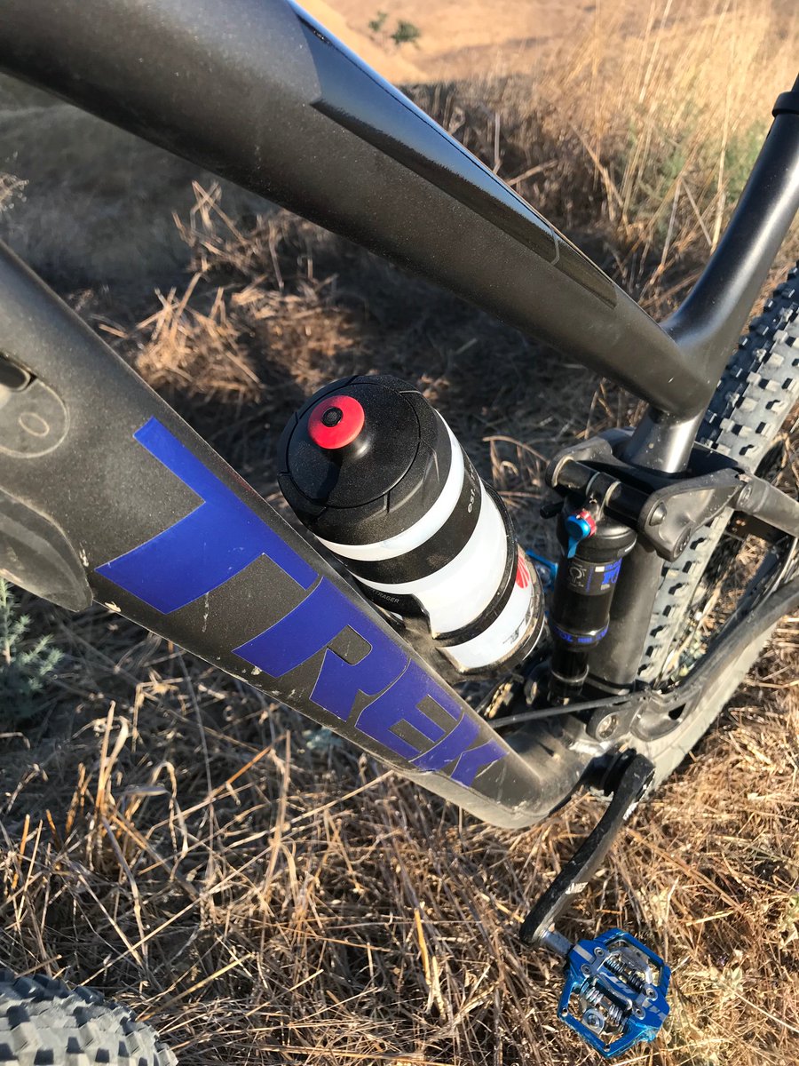 tt_designs's tweet photo. Reminding us every day to get out and move before work. @TrekBikes Fuel EX 8
#trek #cycling #mtb #trekbikes https://t.co/o5RVfWVXHQ