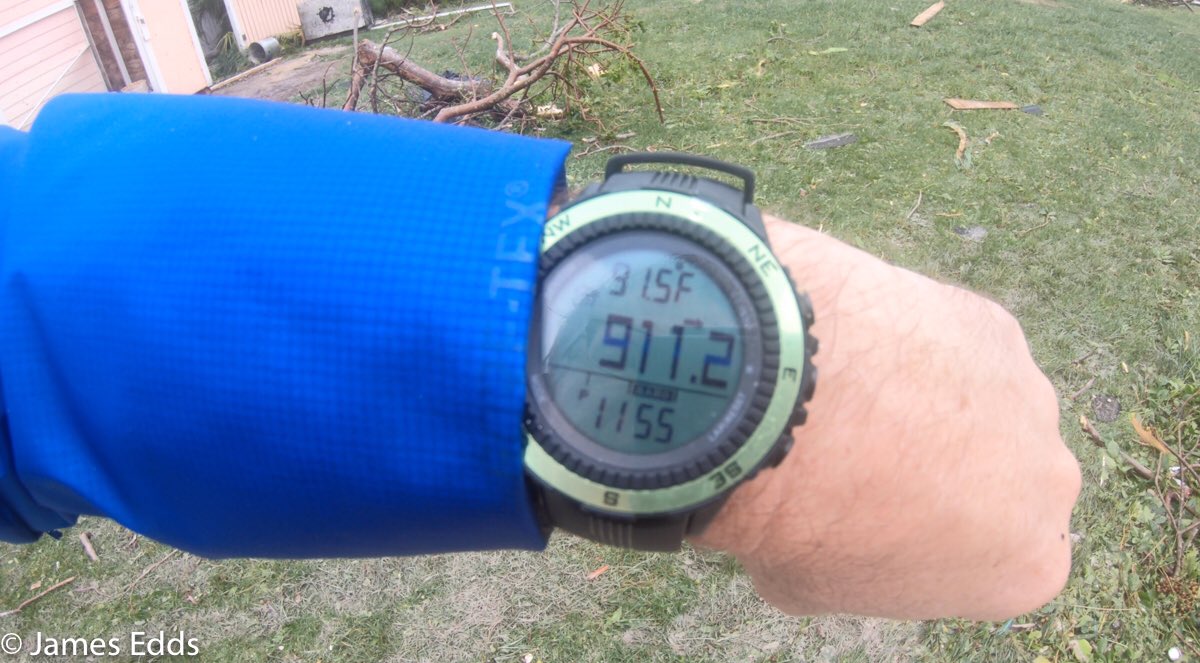 ExtremeStorms's tweet image. The weather for #Hopetown 9/2/2019 at 12:55pm is sunny skies with intermittent thin low cirrus, winds calm, pressure is 911.2mb #HurricaneDorian