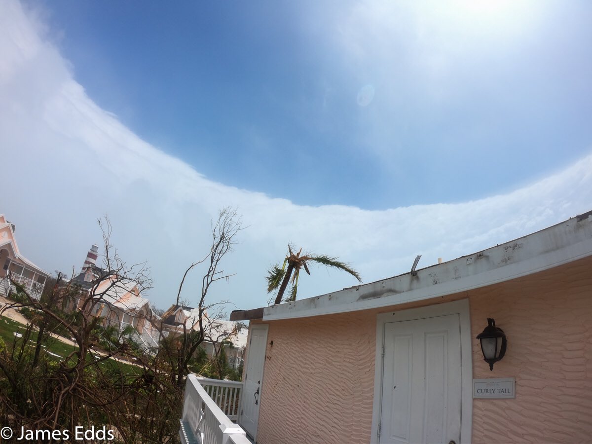 ExtremeStorms's tweet image. The weather for #Hopetown 9/2/2019 at 12:55pm is sunny skies with intermittent thin low cirrus, winds calm, pressure is 911.2mb #HurricaneDorian