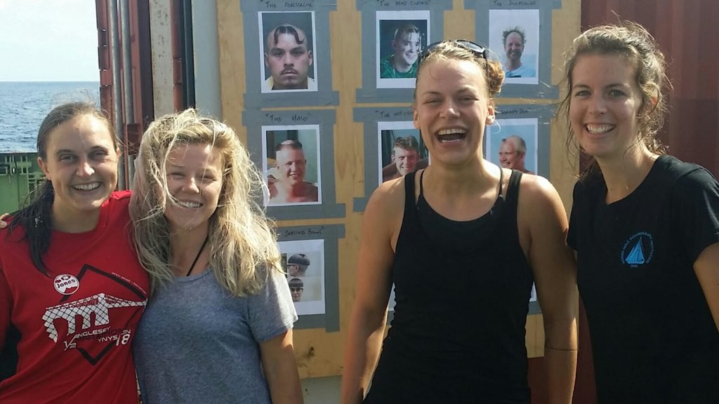 chloriteclayre's tweet photo. We passed the equator! Officially shellbacks now #congoexpedition #ladies #shellbacks #notpollywogs #phdlife @SophieHageo @Sed_Meg https://t.co/sfXmyBVgTH