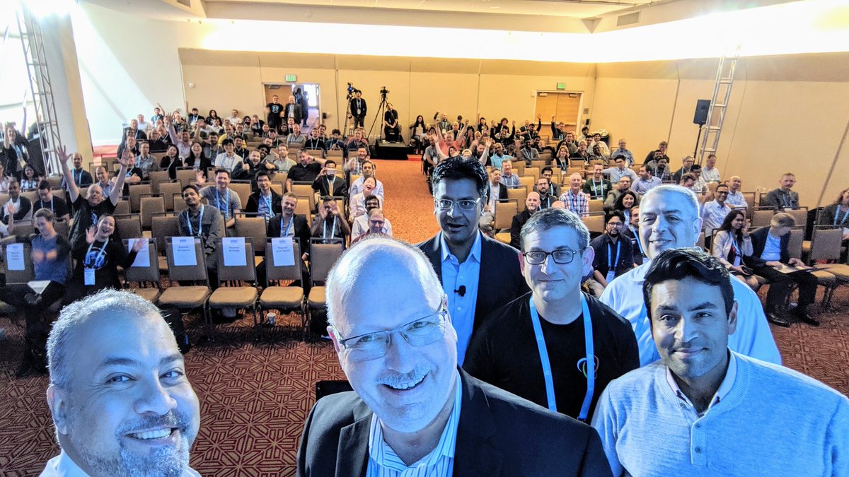 awadallah's tweet image. Group selfie (aka welfie) for our #dataops &quot;blue&quot; panel at @streamsets inaugural #dataopssummit in #SanFrancisco @dataopssummitSF