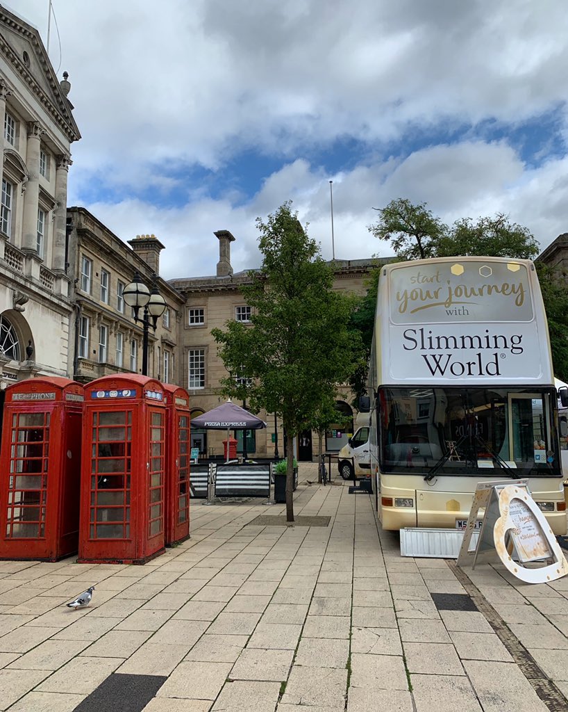 nicolaruth1's tweet photo. Just wanted to thank @SlimmingWorld for giving me a fantastic opportunity sharing my weightloss journey with the fabulous folk in Stafford yesterday - totally honoured to be asked to be a #goldenambassador for the #goldenbus #swgolden ❤️ https://t.co/lNi68PF7zP