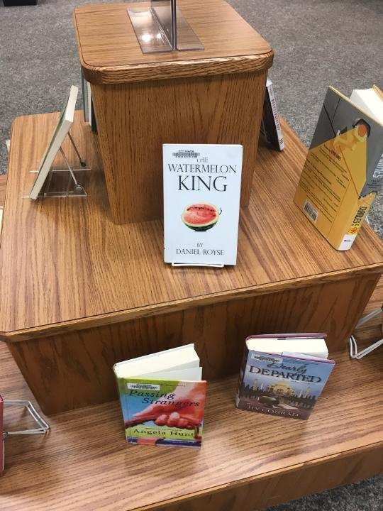 Royse_Daniel's tweet photo. Thanks to the Bismarck Veterans Memorial Public Library for showing off a copy of The Watermelon King!!!
@BismarckNDGov #NationalLibraryWeek @KXNewsMinot  @bistrib @BismarckNews @KFYRTV https://t.co/psOWFIzg85