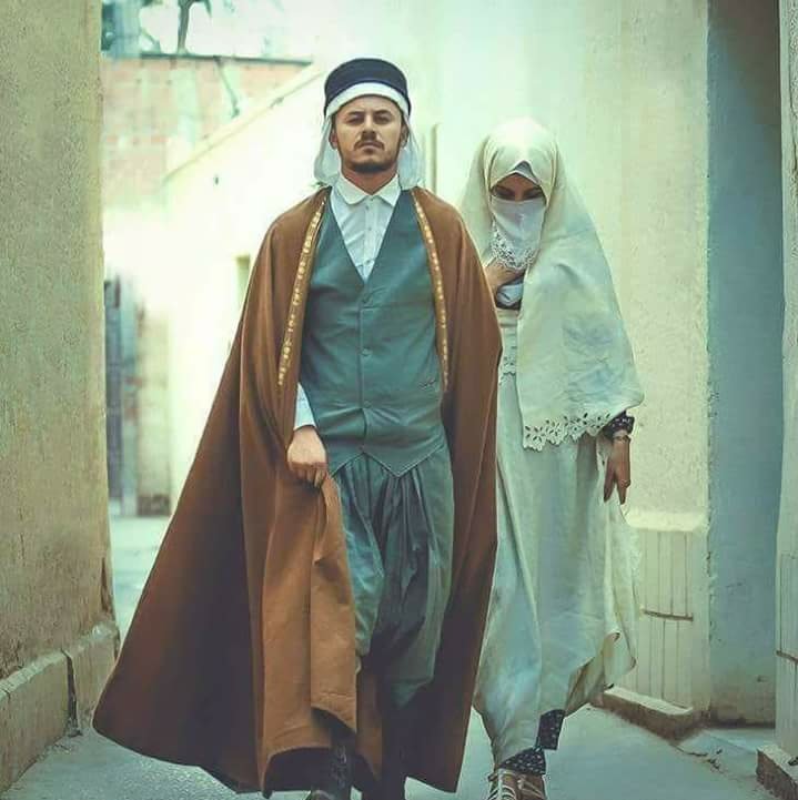 Loobona's tweet photo. @JoanTarda @najat_driouech Orgullosos/es de fer propaganda populista del nínxol de mercat de votant fanàtic islamista, i per tant res de republicanisme, parlamentarisme, feminisme, llibertat, construcció d'un país per a tots. #Llautó #Processisme #CUPvERCgència #xerrameca #filfa https://t.co/8B2YRovCfi