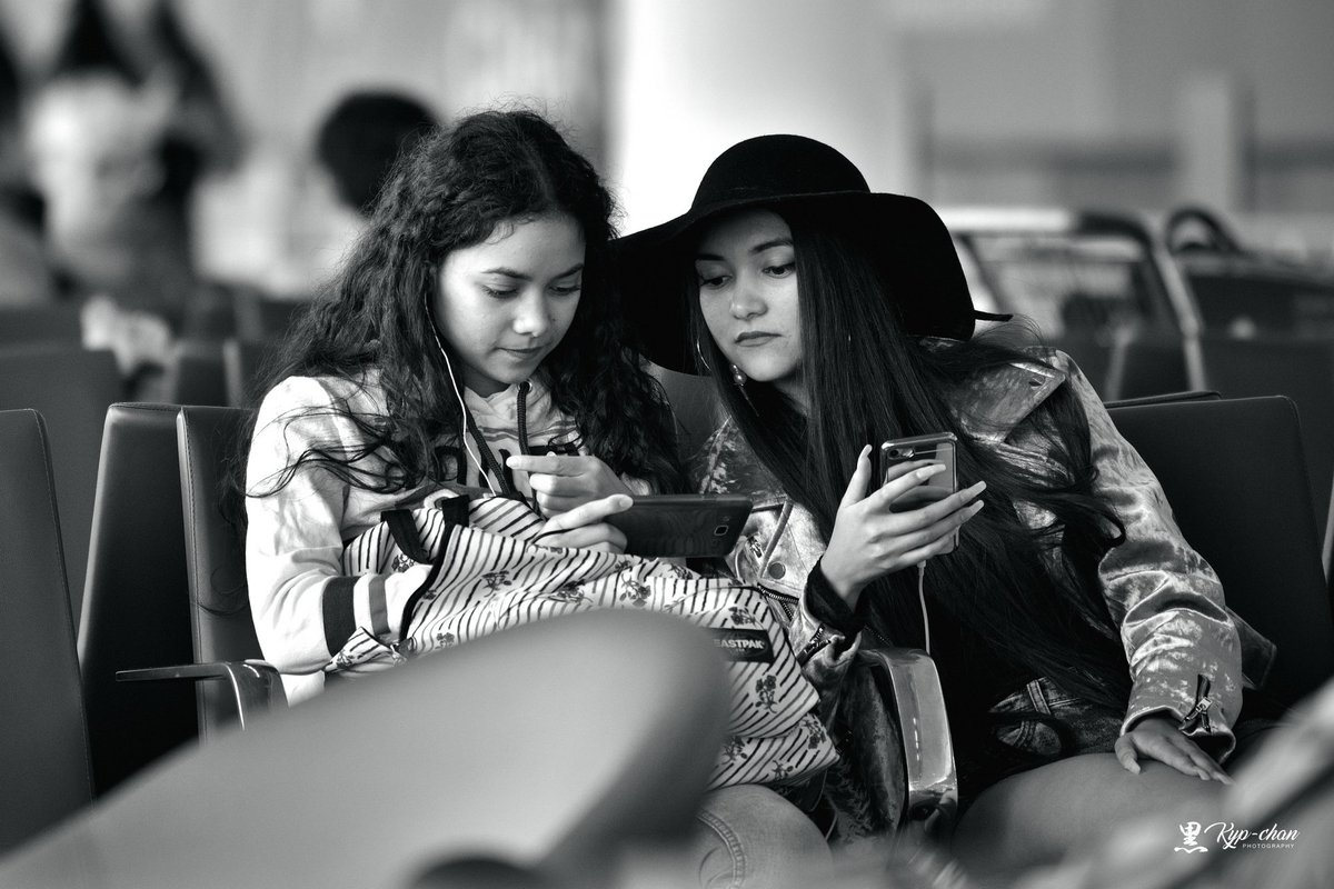 k_c_photo's tweet photo. CDG - August, 21st 2019
#WaitingForFlight #UnexpectedPassenger https://t.co/8xvqT0F0qI