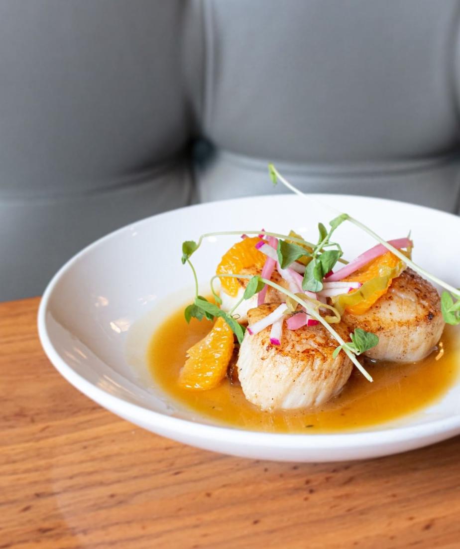 fabioviviani's tweet photo. Seared Scallops at @barsiena in West Loop, Chicago are out of this world amazing !! 🔥🔥🔥

#BarSiena #ChicagoFoodies #Scallops https://t.co/UFLhTEACLf