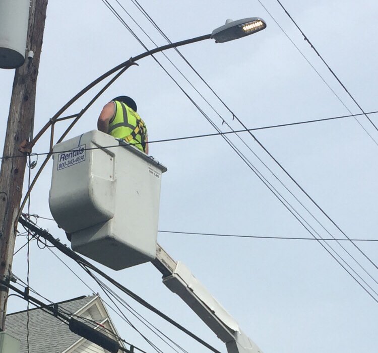 OwusuAlbany's tweet image. The new LED lights have just arrived on Myrtle Ave and Park Ave. #10thwardforward #Smartcites
