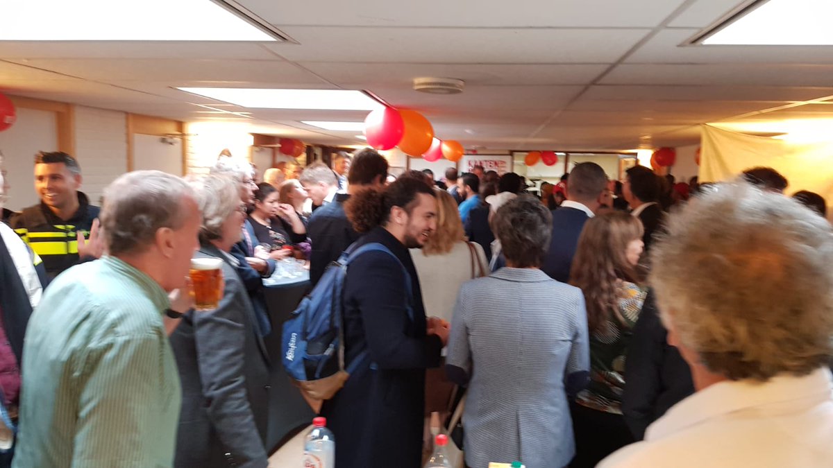 Vandaag was het een mooie dag! De officiële opening van Allekanten met wethouders Richard de Mos en Rachid Guernaoui! #wethouders #rachidguernaoui #richarddemos #openingsfeest #allekanten #escamp #bouwlust