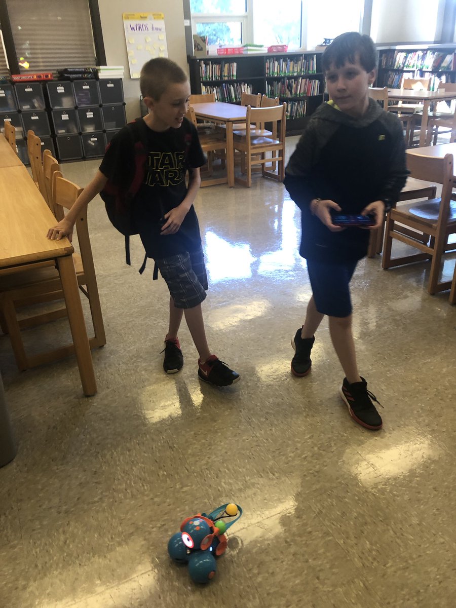 DMS students trapped us with Dash today by programming and problem solving !!!#makersgonnamake #DMS #LEVELUP #dcsengage <a href="/hsvemily/">Emily Elam</a> <a href="/WonderWorkshop/">Wonder Workshop</a>