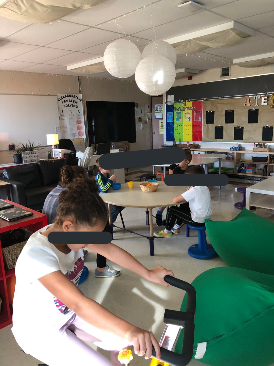 talvarezclass's tweet photo. Our #mchughfirstday went by so quickly! Ss were happy to reconnect with their friends and educators! @DrinaHunink @McHughEduCentre https://t.co/R2Rznzlizj