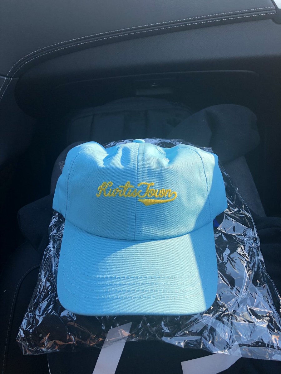 kurtisconner's tweet photo. my VIP merch got a leaky ass cuz IT’S DRIPPING DUDE https://t.co/6EDruE6I19