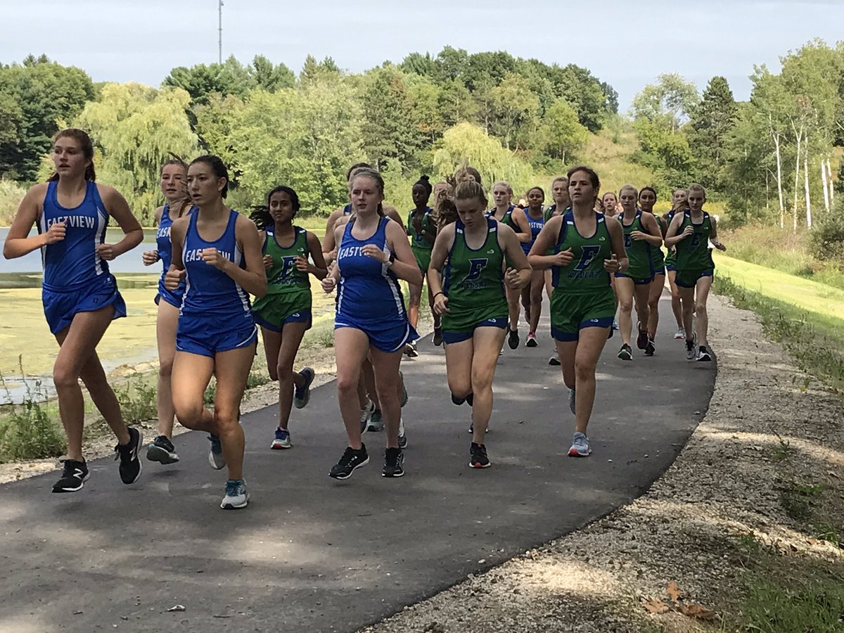 Eagan_Athletics's tweet photo. Eagan @EHSGIRLSCC  at the start! https://t.co/rSC1IsJxX5