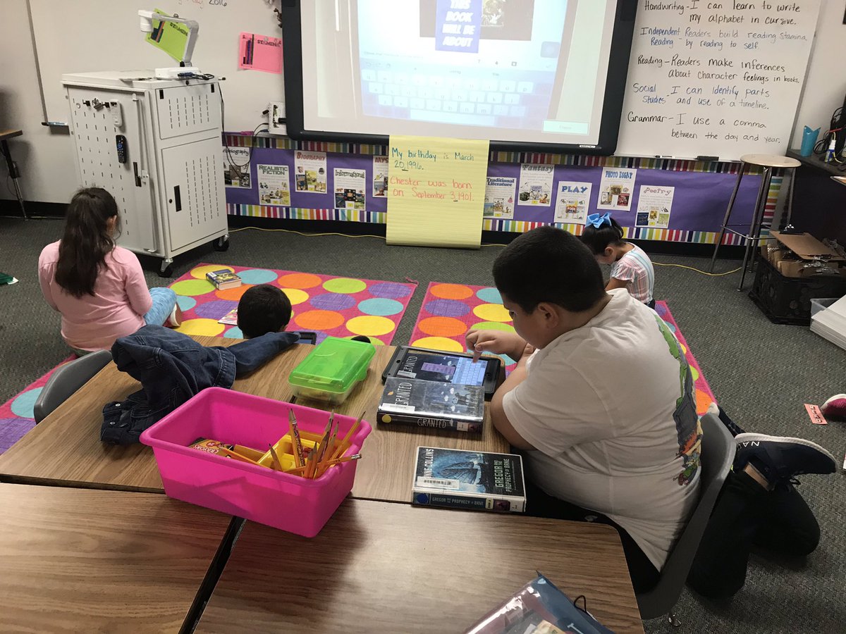 Thank you @msmorgan2012 for teaching us #PicCollageEDU today! We love sharing about our books and making predictions. ❤️📚 @gccisd_edtech #wegrowgiants