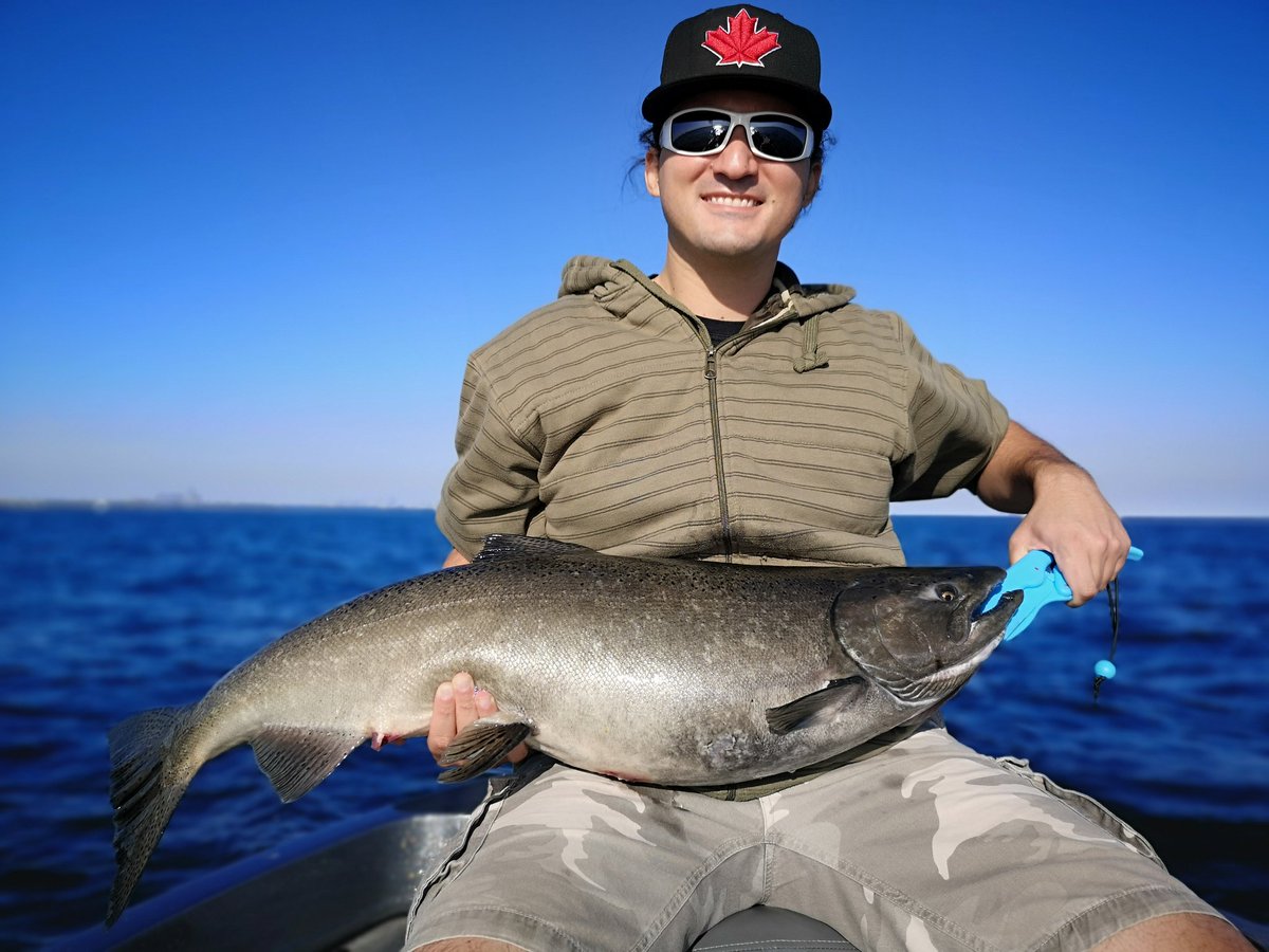 XephyrRocks's tweet photo. Caught my biggest fish today with @LakeRunFishing :D https://t.co/6EQQf4lq2m