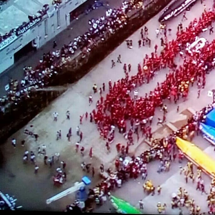 OndarroaAE's tweet photo. TSUNAMI GORRIXE
Donosti gorriz jantzikou 540 herritxar 11 autobus eta aparte jungo dizenak
Animo faltaik ez dabe eukiko
🎼Berriz etorriko gera...Domekan barriro kantakou 
RRU RRU RRU ONDARRU be bai
@cikautxo #Itsaskorda @HerasCordon_es @bizkaialde #FundicionesGoicoechea #Betelu https://t.co/U8tHccprfq