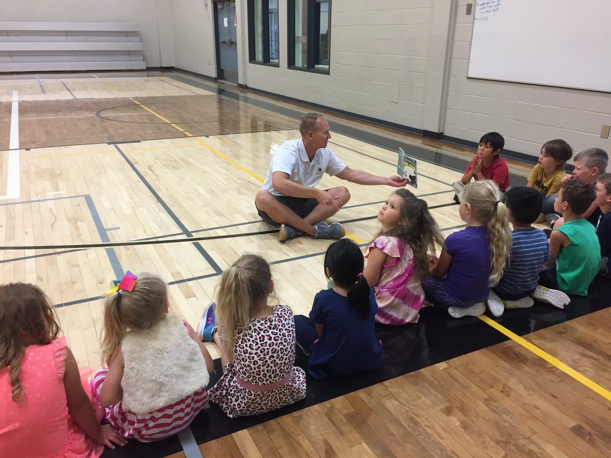 panthershps's tweet photo. A picture book to begin the #physed year @HorizonLiteracy @COlchowski https://t.co/39NhCXdhC9