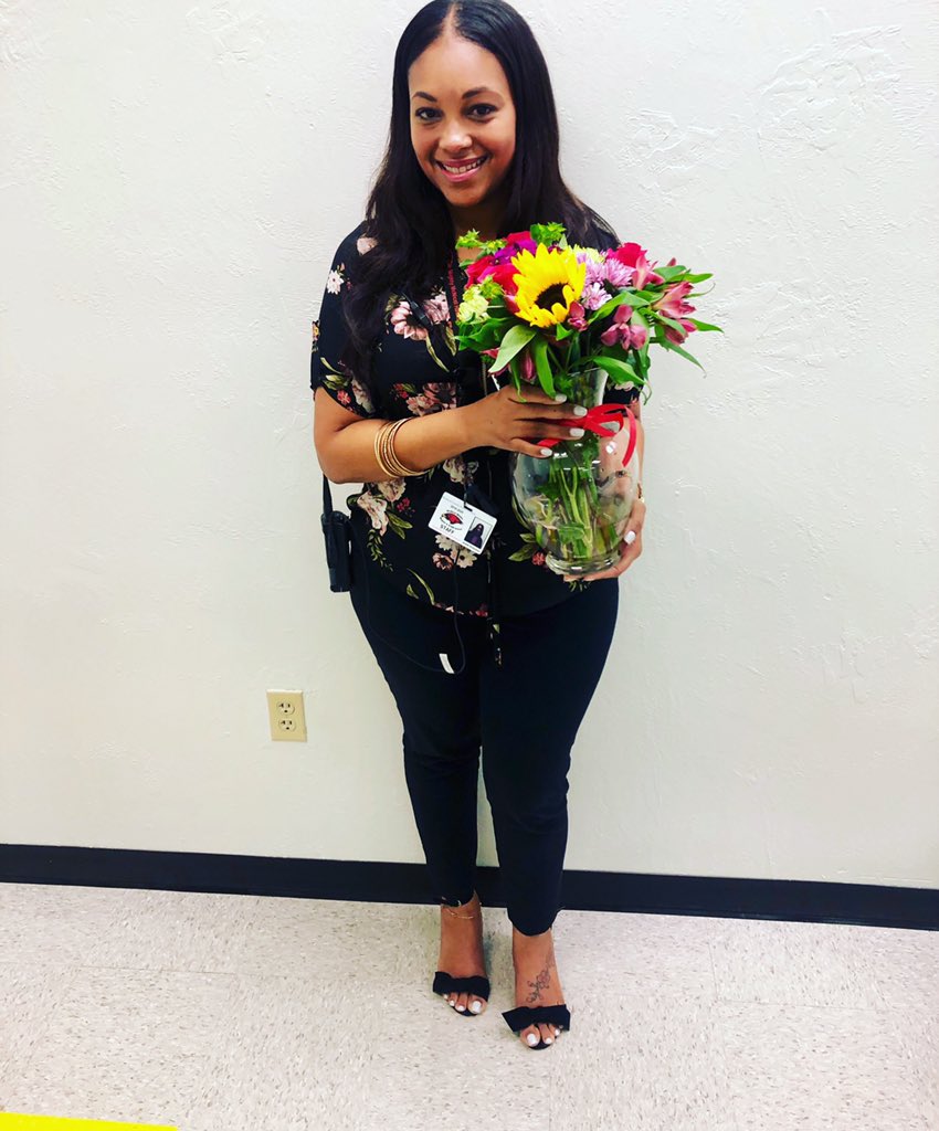 JerelleOwens's tweet photo. Letโs just say...... today was a great day! My heart is sooooo full. Thank you for all of the well wishes on earning Teacher of the Year. #beyondthankful #stilloncloudnine https://t.co/CpDxIP3RD7