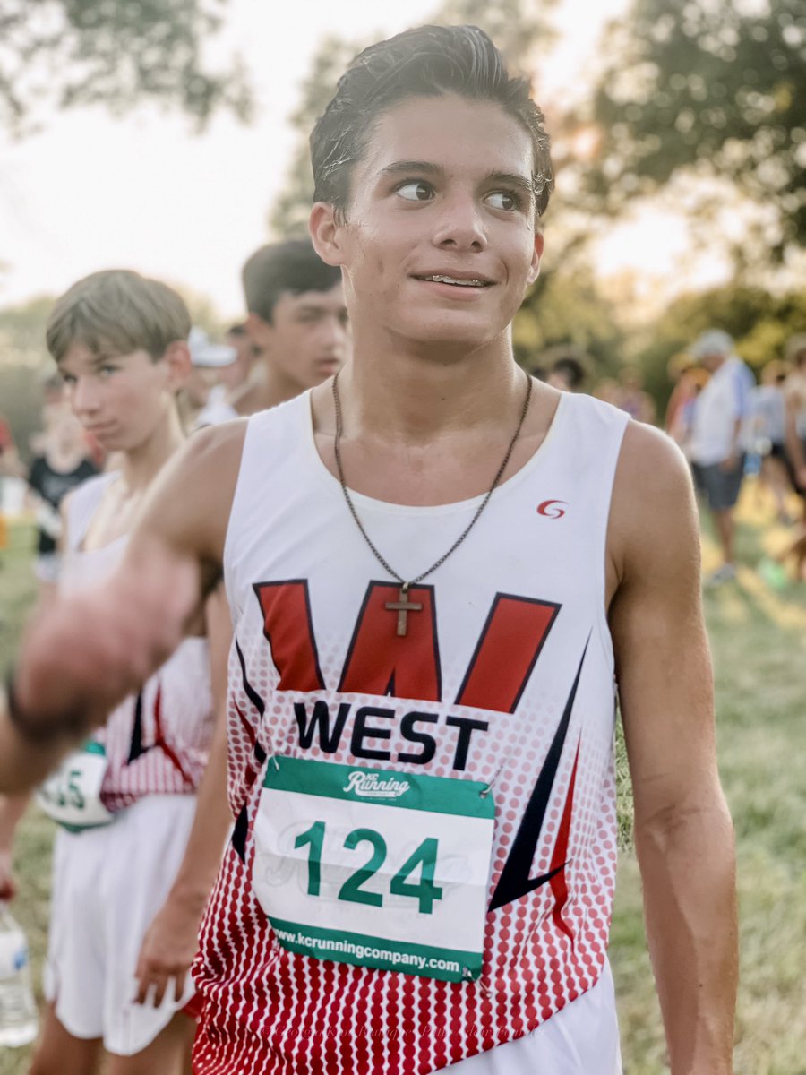 patty_adair's tweet photo. @bvwxc Bobcat Invitational✔️!Love all the smiles AFTER the runs. Here’s a few snapshots full of JOY! #bvwxcfamily #bvwxc #crosscountry #twins #twinboys #thefacesofdeclan #family #BoyMom #HeavenAndEarthHaveMyHeart #bluevalleywest #LifeInKC #atlantatokansascity #bvwxc https://t.co/IuIaA5C9WJ