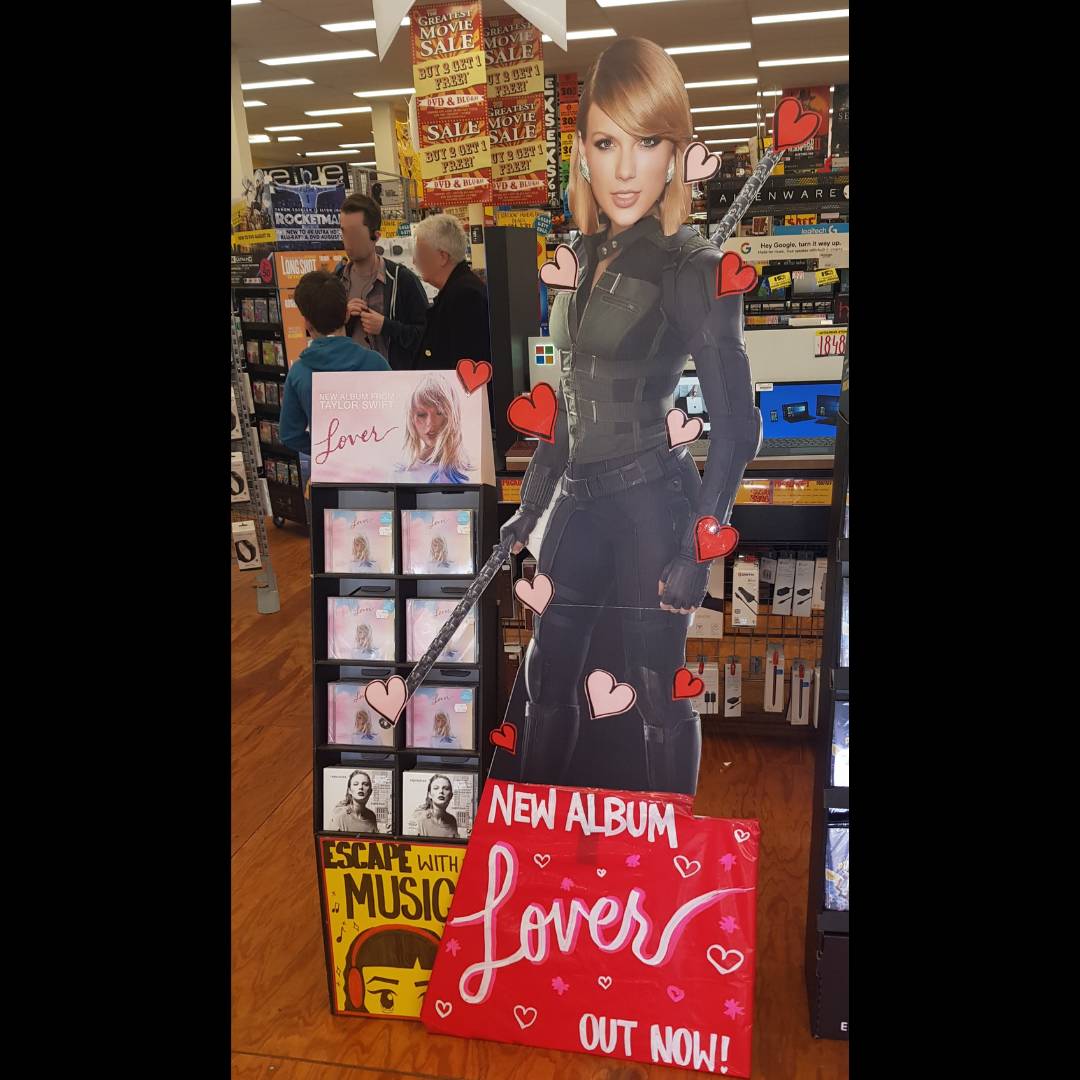 Stack On Twitter Taylor Swift In Cosplay Recycling Skills