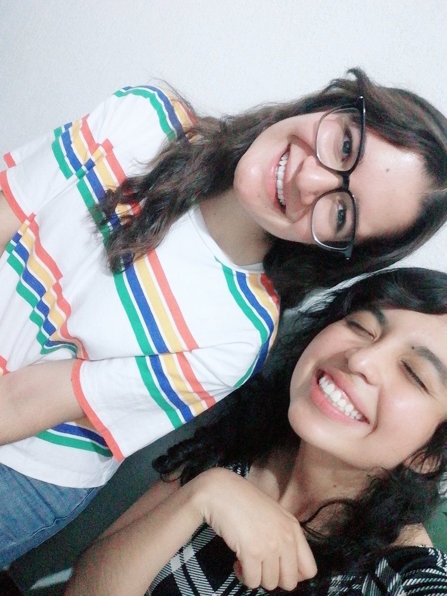 chocothefangirl's tweet image. #ELFSelcaDay con @NotDeadHamish 💙