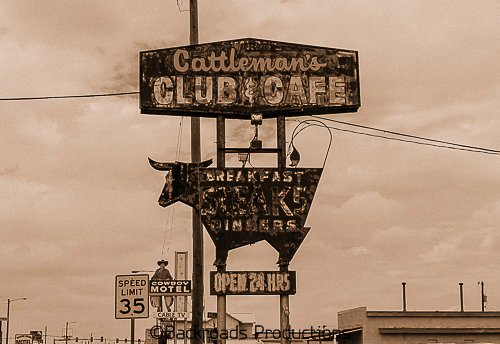 WeAreRoute66's tweet photo. One of the coolest #vintage signs I've seen sits along #historic #route66 in #amarillo #texas #getyourkicks #SeeTheUSA #DoAmerica #travelmyway #takethehighway #weareroute66 #roadtrip #retro #fadedsign #roadtrippin #mainstreet #motherroad #americana https://t.co/74k5p1J5DM