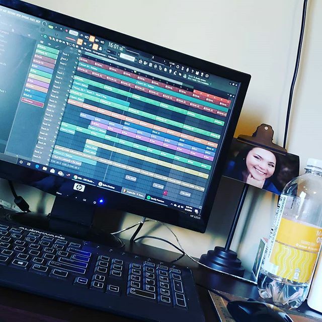 Real_L_Autumn's tweet photo. Still not ready, but we're getting there!
.
.
.
#hiphopproducer #producerlife #beatmakerlife #musicproducer #musicbusiness #musicstudio #homestudiolife #beatsfordays #beatproducer #productionmusic #beatmakerz #songwriterlife #studiolifestyle #musicianlif… https://t.co/uG6XF638k5 https://t.co/b0MP2cXbc7