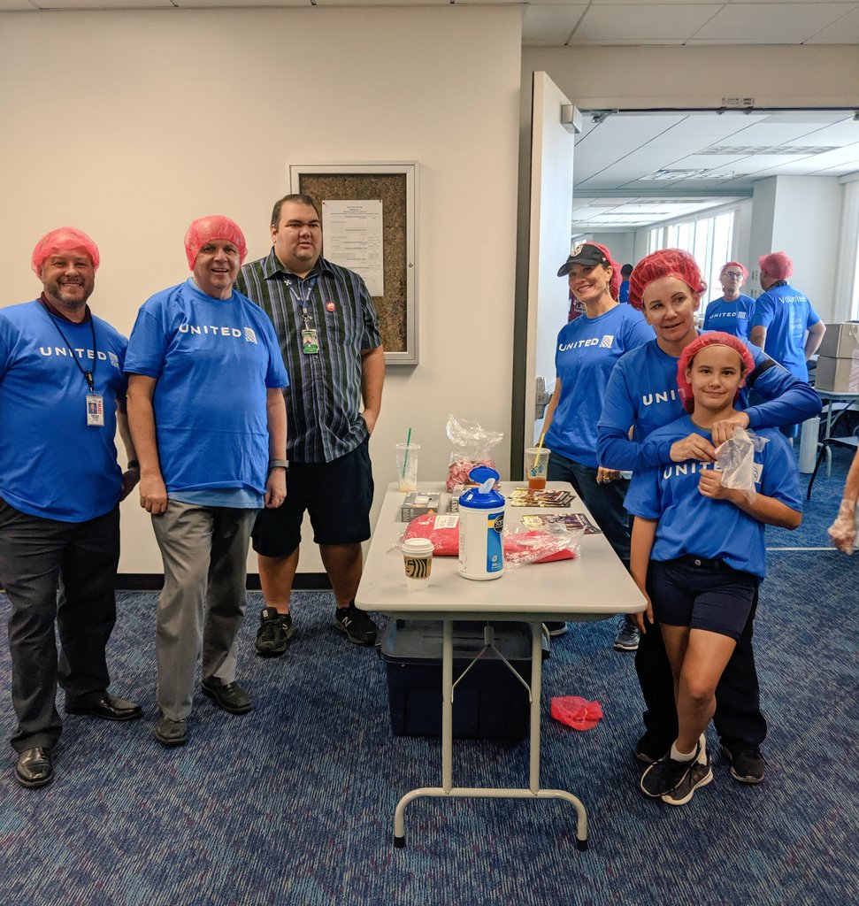 JZinNV's tweet photo. Our LAS family is busy packing meals for Rise Against Hunger. Well done volunteers!  #HappyToServe #EveryActionCounts @GBieloszabski @Auggiie69 @UalYcole https://t.co/H097D6aoow