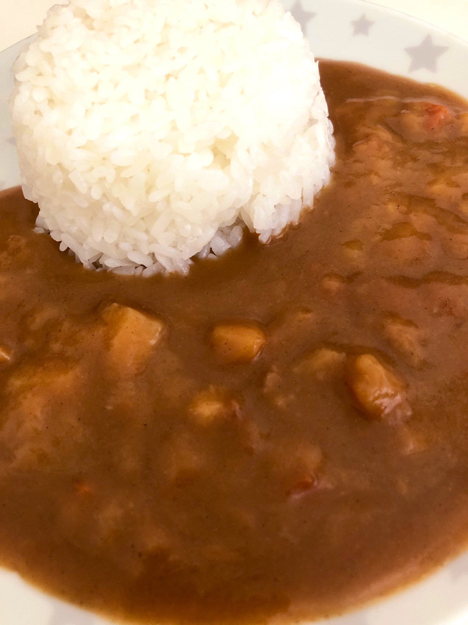 メガネのレトルトカレー日記 9 5 ローソンセレクト ビーフカレー 甘口 辛さ 甘め 粘度 ちょいドロ 具 牛肉 じゃがいも 人参 購入価格 108円 ローソンpbの100円カレー ココナッツミルク入りの甘くコクのあるソース 具は小さいながら しっかり牛肉 メガネのレトルトカレー日記 9 5 ローソンセレクト ビーフカレー 甘口 辛さ 甘め 粘度 ちょいドロ 具 牛肉 じゃがいも 人参 購入価格 108円 ローソンpbの100円カレー ココナッツミルク入りの甘くコクのあるソース 具は小さいながら しっかり牛肉