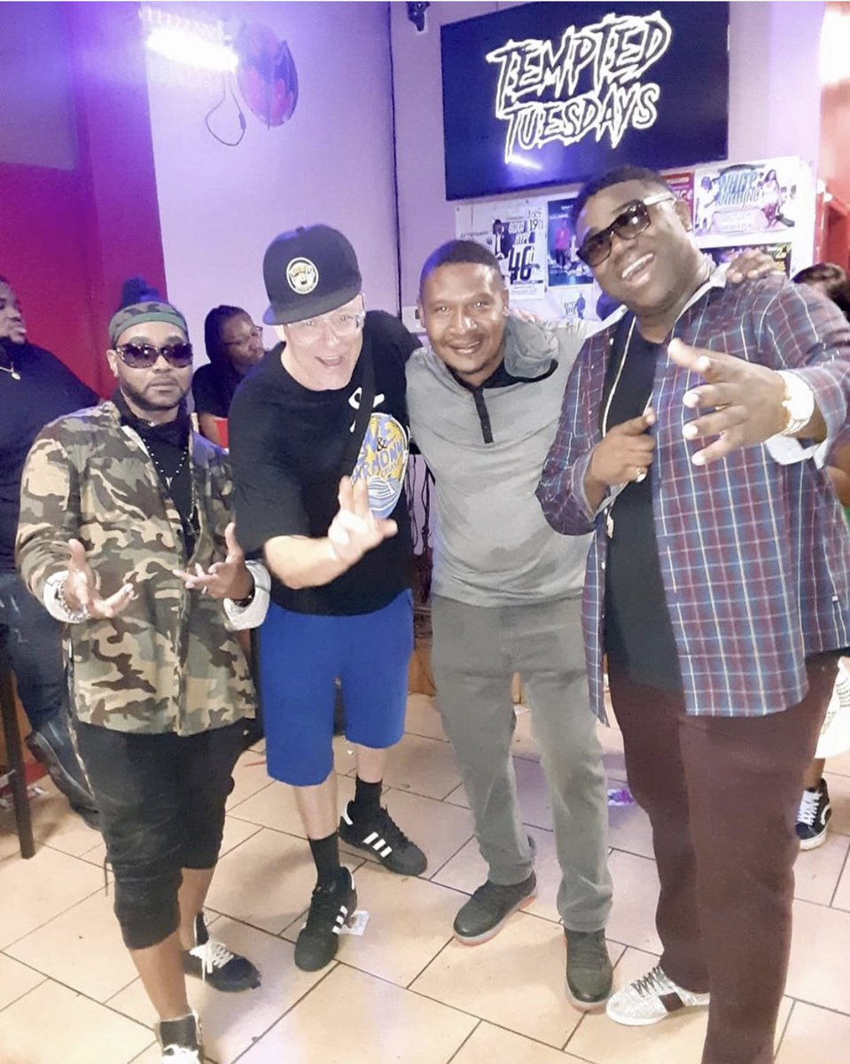 1Rayvon's tweet photo. Party π selloff like!! π₯π₯π₯π₯ππ #Rayvon #sugarbear #hqsquad #jamkam #bobbykonders #massiveb #turnup #party #dhq #famousred #dancehallqueen #club https://t.co/xjwBmCV4mx