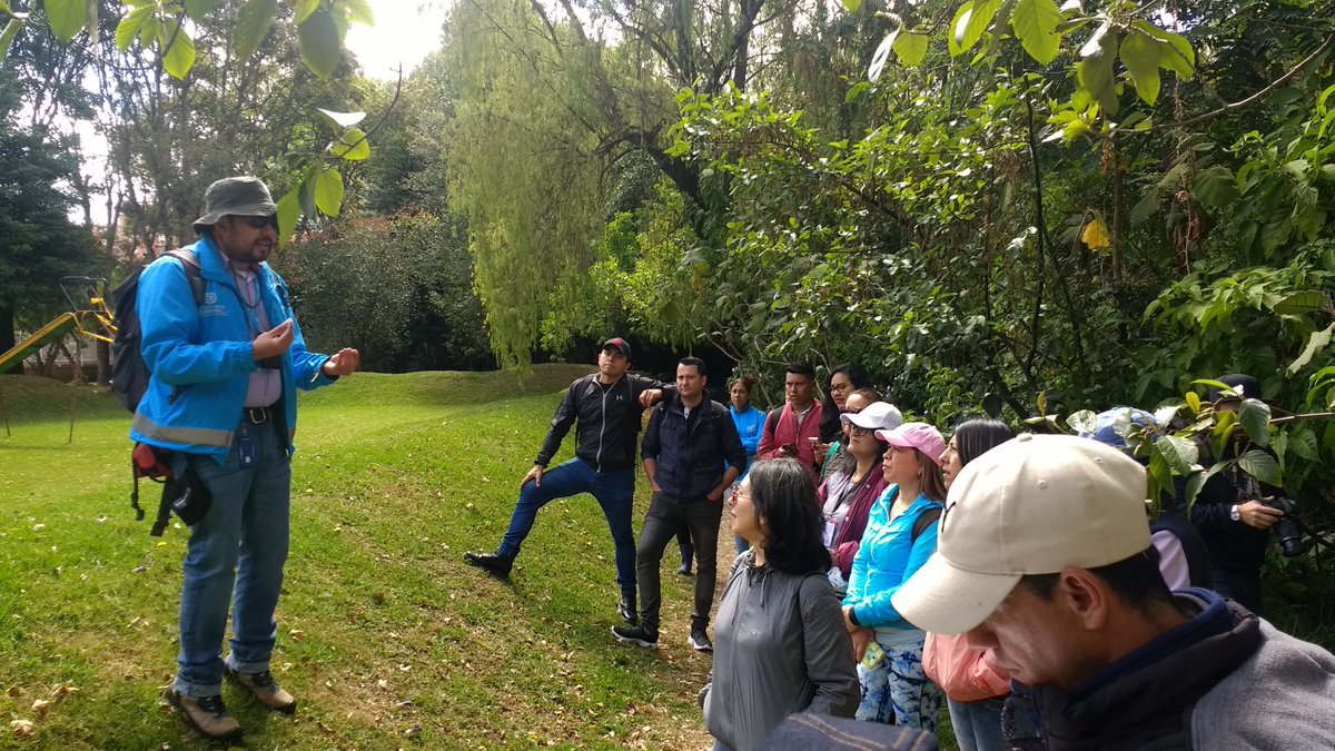 ServicioCivilD's tweet photo. Servidores y colaboradores de todas las entidades distritales y sus familiares, disfrutaron de este día con una Caminata Ambiental en el Humedal Córdoba, Gracias a la alianza entre @ServicioCivilD  y  
@Ambientebogota.  #BogotáAlNaturalVívelaConElCorazón🍃❤️ https://t.co/7b9Di78pWF