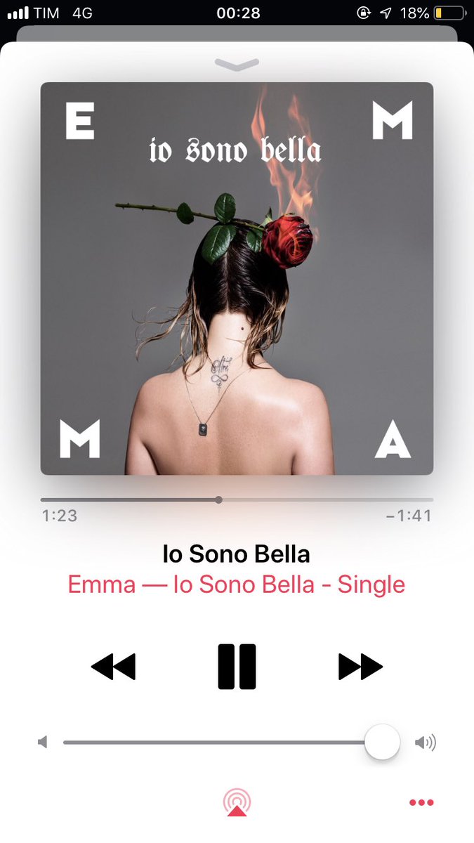annasimeoli2001's tweet photo. @MarroneEmma non ho parole, ADORO https://t.co/gztfmTVMHe