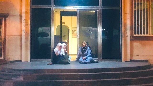 MetaFibril's tweet image. Siz ne görüyorsunuz bilmiyorum. Ama biz ne hissettiklerini biliyoruz.  #AnnelerDireniyor