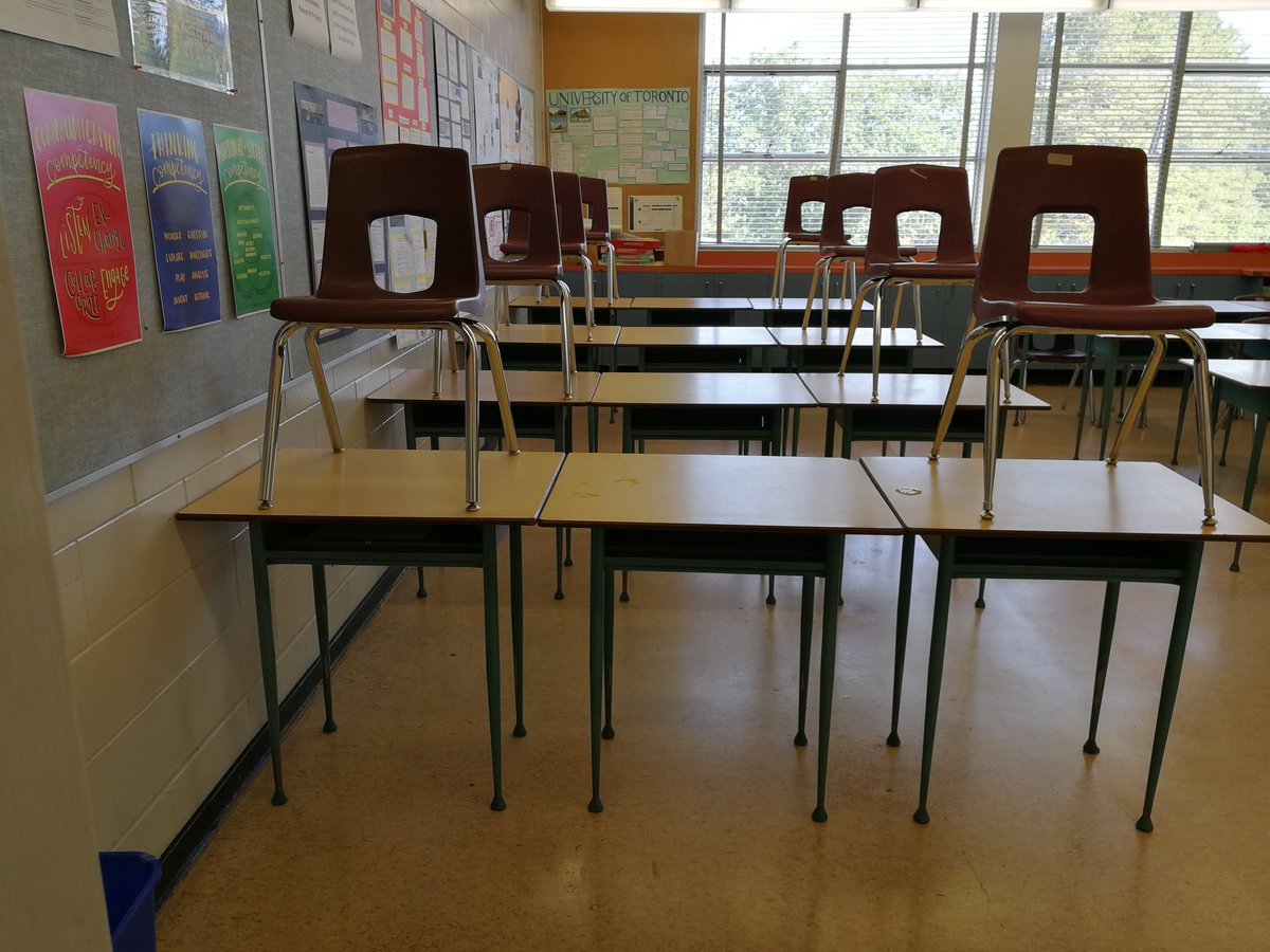 mrvchan's tweet photo. First day of AP Economics with a class of 30 students but only 20 chairs. How should we allocate? #openingactivity #scarcity #economicsystems https://t.co/qPGBdIbDBI