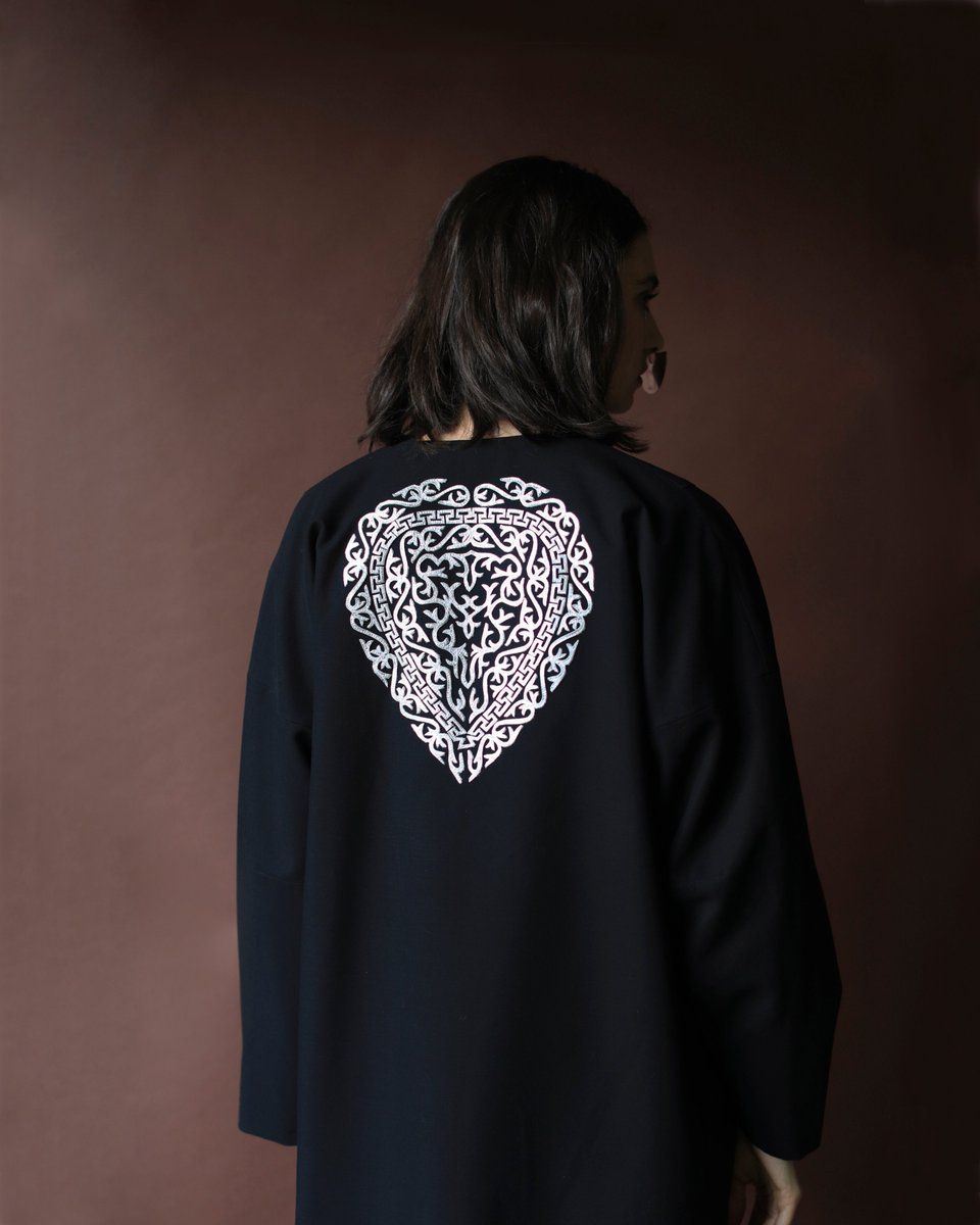 carlafdesign's tweet photo. Nueva Colección - New Collection
Otoño / Invierno 2019 - Fall Winter 2019
68 LENGUAS VIVAS
Abrigo Zapata
#TheFutureIsHandMade #ElFuturoEstaHechoAMano
#ColoniaJuarez #CarlaFernandez https://t.co/PO1jJBfezw