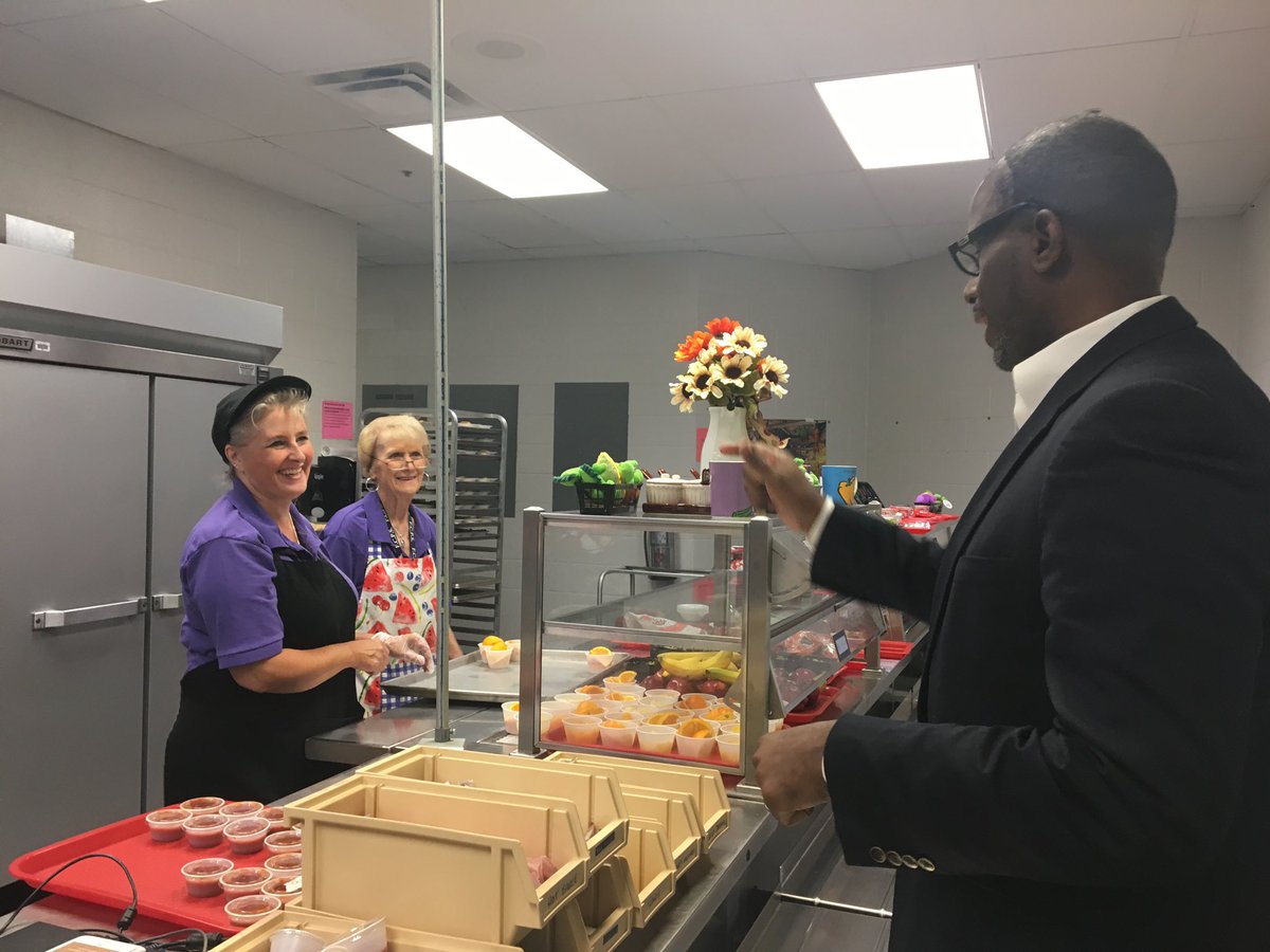 vpepatriot's tweet photo. The superintendent visited VPE today! #makingadifference #principalsprideandjoy #cafeteriafun #watchusshine https://t.co/OkVLxoMBaF