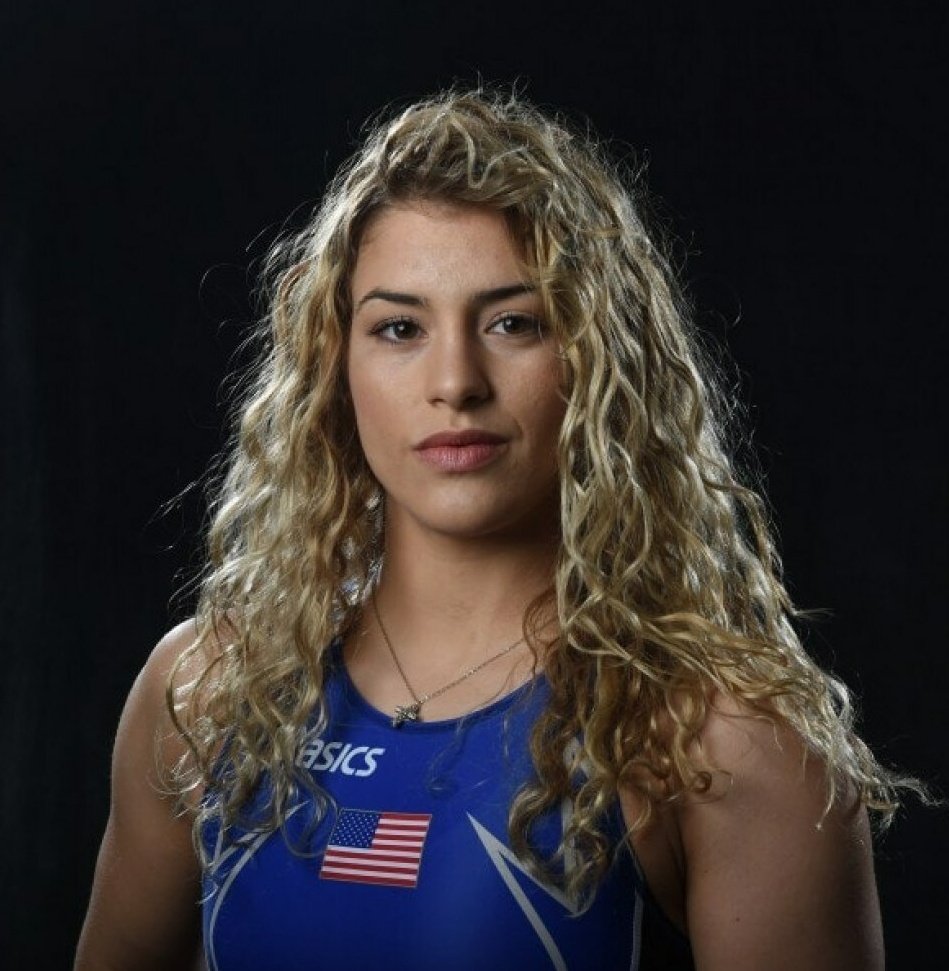 雪崎 V Twitter リオオリンピックで吉田沙保里選手を破って金メダルを獲得したヘレン ルイーズ マルーリス選手 吉田選手は私のヒーロー と言い 対戦するため敢えて減量し同階級で挑むほど 山本聖子選手に指導を受けたこともある彼女が東京オリンピックに出場