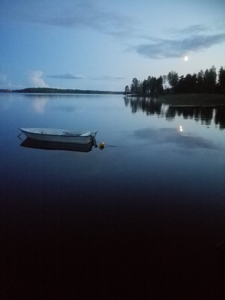 kristallnaach's tweet photo. 😍 #GuteNacht 🇸🇪 #GodNatt

#Elchenländle19 #Schweden
#Fryken-#See😀🇸🇪 #Värmland https://t.co/AsRZBAejMj