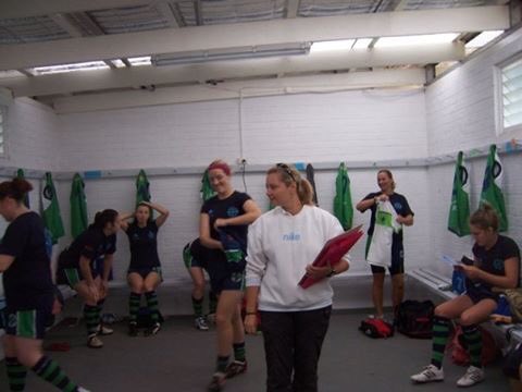 CoachKiwi23's tweet photo. In 2009 our Bondi Shamrocks Debuted. I had a vision that the Gaelic style was perfect for AFL and those skills would improve our comp. 10 years on and we have 15 players listed for #AFLW Who would have thought. #thinkoutsidethebox #femalecoaches #crosscoders https://t.co/8NIp4R7tMC