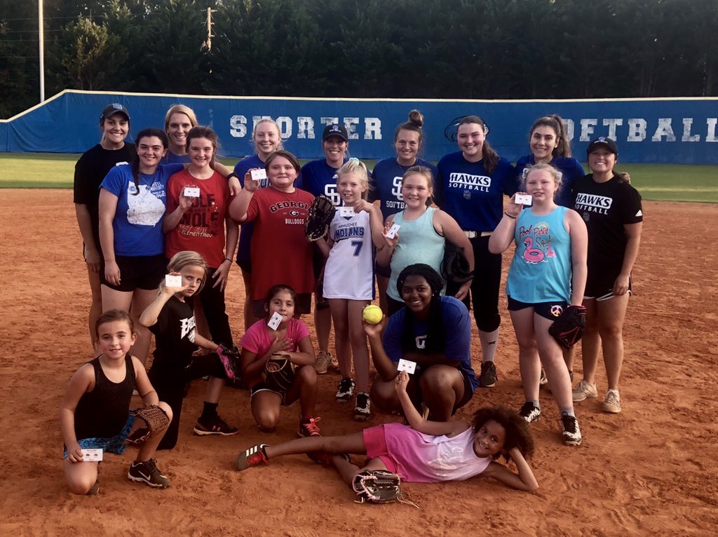 SUHawksSoftball's tweet photo. Yesterday we had our first free clinic with @RF_ParksandRec! Join us every Wednesday in September from 6:00- 7:30 at Alto Park! https://t.co/XTmIPZq6N2