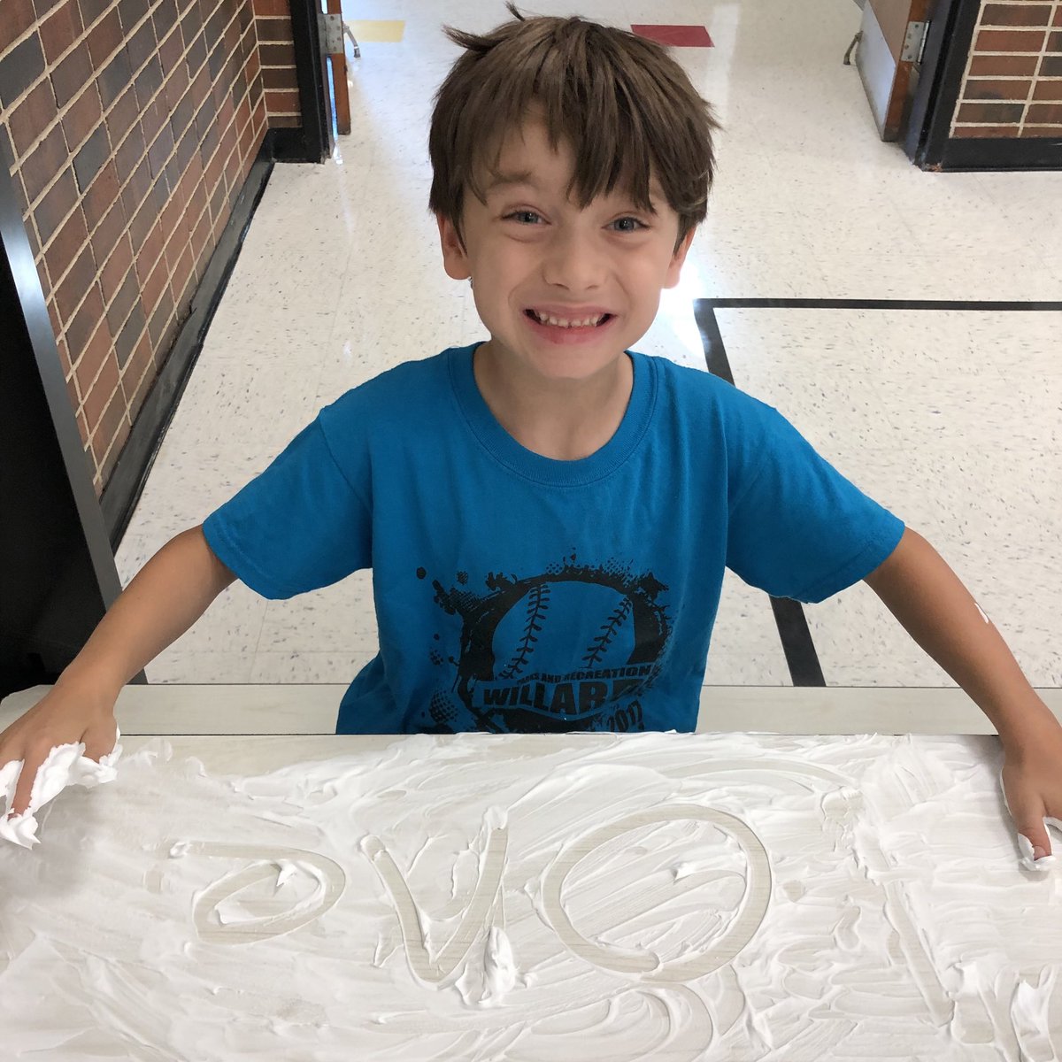 s_d_mclaughlin's tweet photo. Our KS friends practiced spelling their words with shaving cream today. This is just one way we prepare for our spelling tests. @taylor_ancell @BrittanyCaspe17 @ISDKidsSafari #isdstrong https://t.co/zVbUBmgyGe