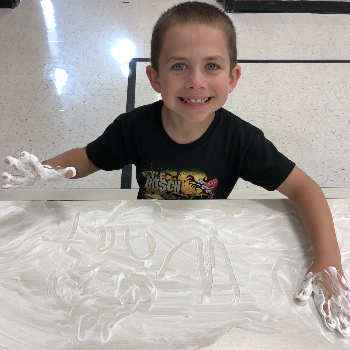 s_d_mclaughlin's tweet photo. Our KS friends practiced spelling their words with shaving cream today. This is just one way we prepare for our spelling tests. @taylor_ancell @BrittanyCaspe17 @ISDKidsSafari #isdstrong https://t.co/zVbUBmgyGe