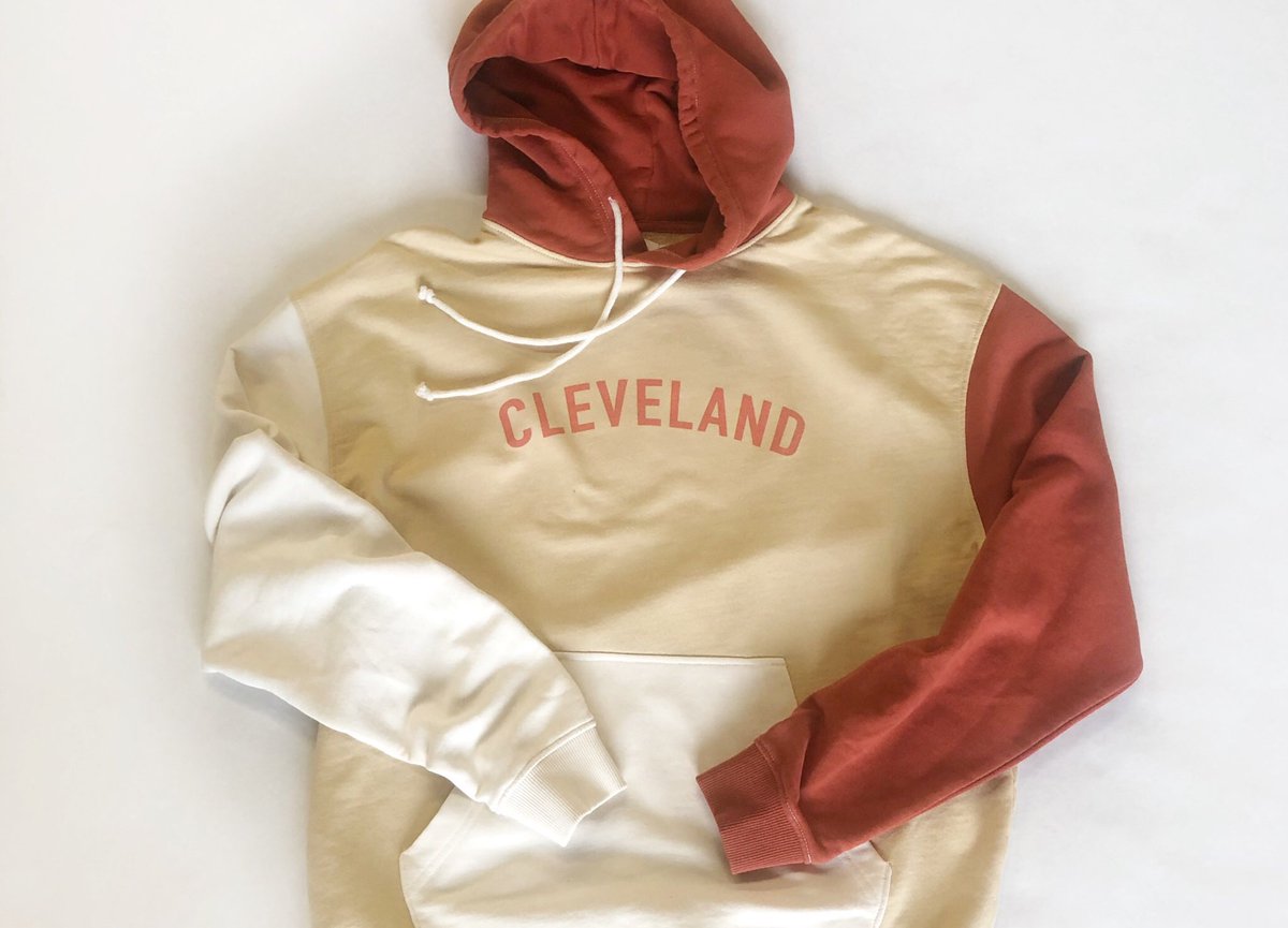 emilyroggenburk's tweet image. Kickoff is almost here! So excited to see all of Cleveland come together on Sunday! Giving away a $100 gift card to EmilyRoggenburk.com 
RT to enter 🏈🏈🏈