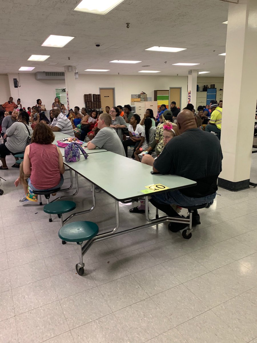 JFKennedyElem's tweet photo. We’d like to thank our families for an AWESOME Open House! We’re ”Building Success Together”! 💚💛
#wearejcps #zone1derful @JCPSAsstSuptES1 https://t.co/vdZ7Jf4a9w